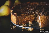 Deep-Dish Caramel Pear Pie Recipe for Cozy Dessert Nights