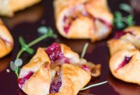 Cranberry and Brie Bites: Festive Holiday Appetizer Recipe
