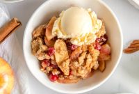Apple Cranberry Crisp Recipe with Cinnamon Streusel