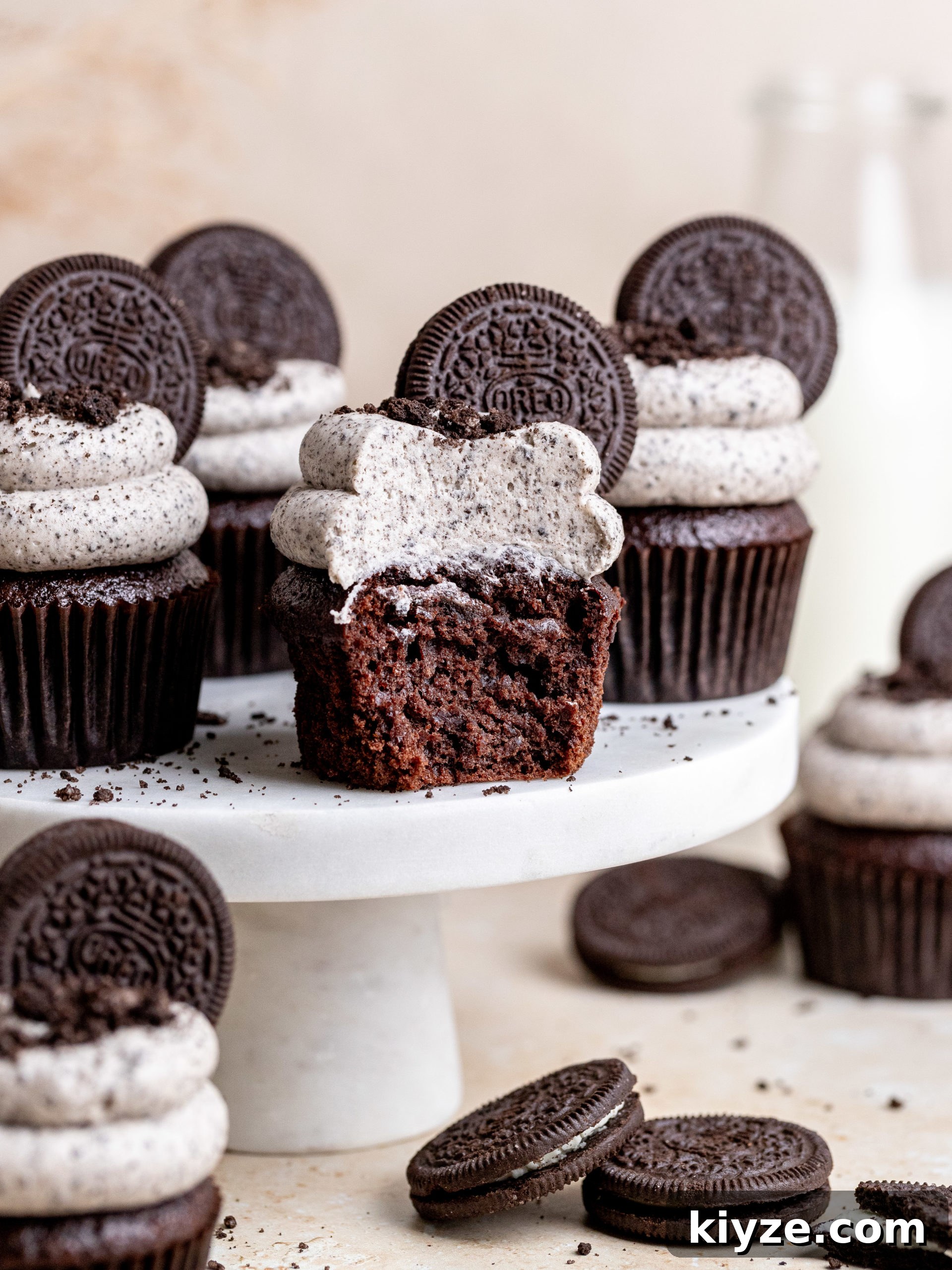 Oreo Cheesecake Cupcakes with Creamy Cookies and Cream Filling 8 Cupcakes ready to eat