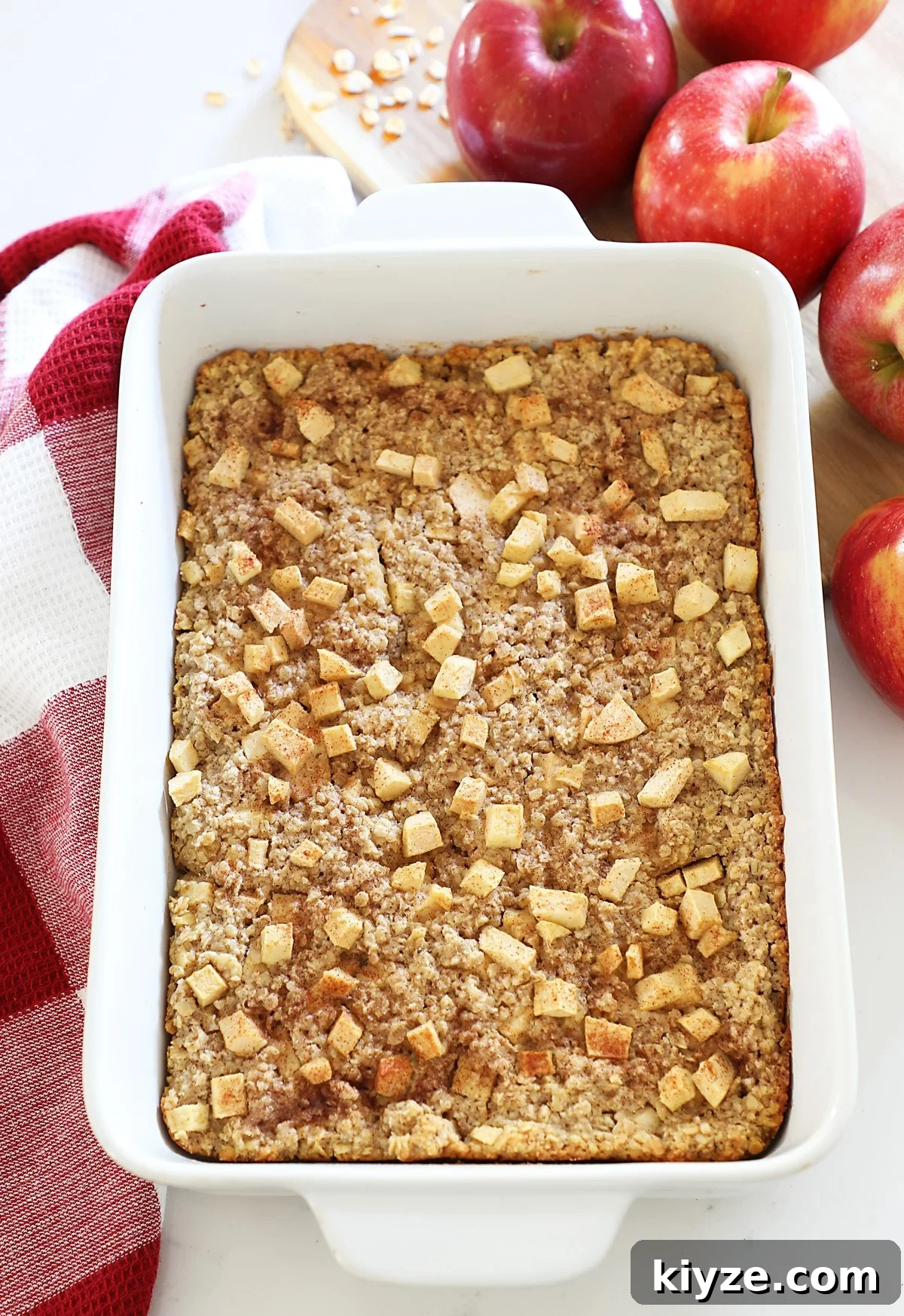Baked Apple Oatmeal with Cinnamon and Maple Syrup 2 Baked Amish Apple Oatmeal