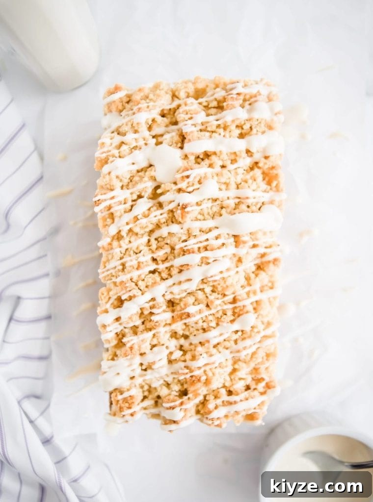 easy delicious apple crumb coffee cake recipe with cinnamon streusel