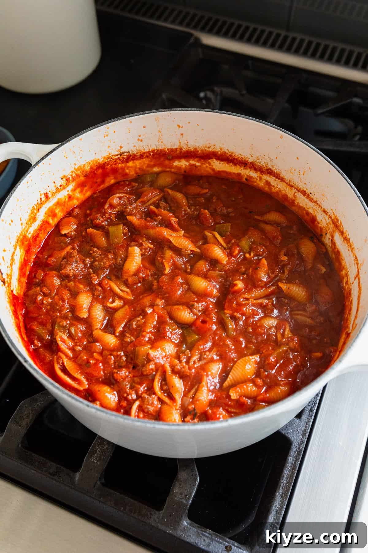 Classic American Chop Suey with Ground Beef Recipe 7 Cooked American chop suey with ground beef.