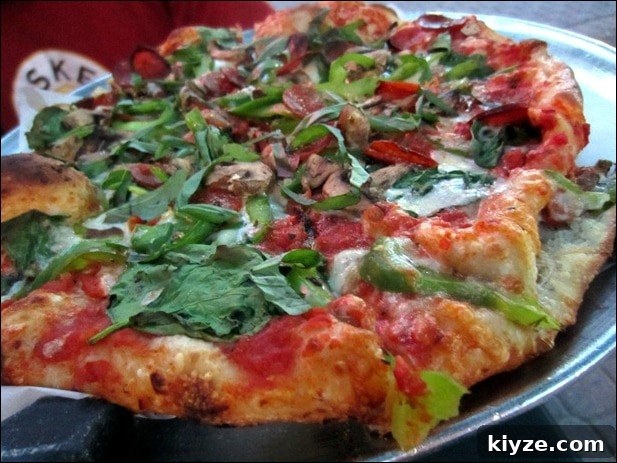 Faccia Luna pizza Shared pizza with toppings