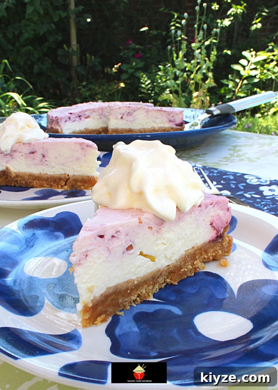 Blueberry Lemon Cheesecake Recipe with Fresh Citrus Glaze 7 Blueberry and Lemon Cheesecake, a delicious VERY EASY No-Bake dessert, with a creamy filling of sweet blueberries and sharp lemon on a crunchy cookie base.