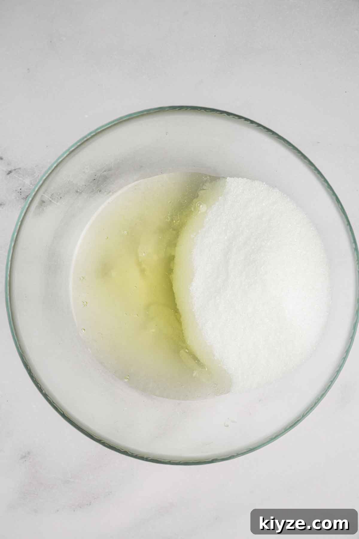 Swiss Meringue Recipe: Smooth, Glossy Meringue for Cakes and Frosting 4 saladier avc sucre et blancs d'oeufs