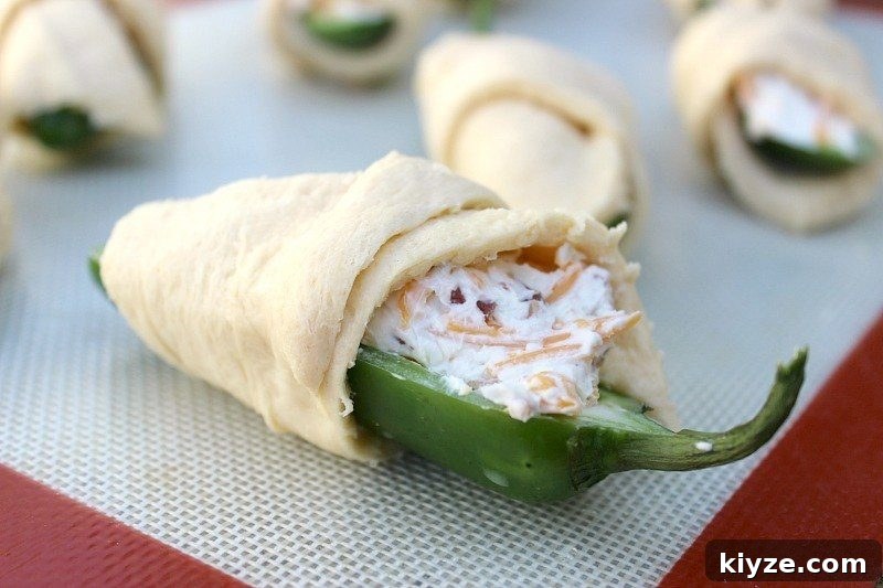 Cheesy Jalapeño Popper Crescent Roll Appetizers 6 Jalapeno poppers
